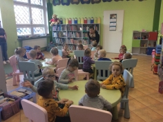 pierwsze_spotkanie_krasnali_z_biblioteka_001