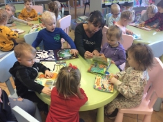 pierwsze_spotkanie_krasnali_z_biblioteka_004
