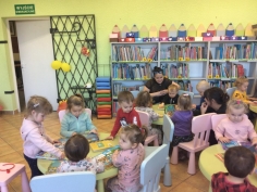 pierwsze_spotkanie_krasnali_z_biblioteka_009