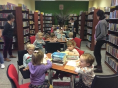 pierwsze_spotkanie_krasnali_z_biblioteka_018