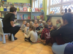 pierwsze_spotkanie_krasnali_z_biblioteka_022
