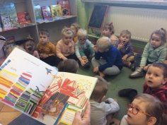 pierwsze_spotkanie_krasnali_z_biblioteka_024