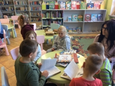przedszkolaki_w_bibliotece_011