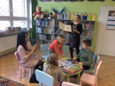 przedszkolaki_w_bibliotece_012